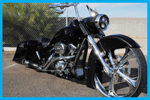 Load image into Gallery viewer, Harley Contour Ribbed Front Fender 26″
